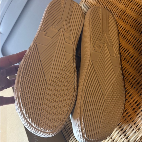 Vionic Women’s Size 12 Metallic Silver Sandals NIB - Picture 8 of 9